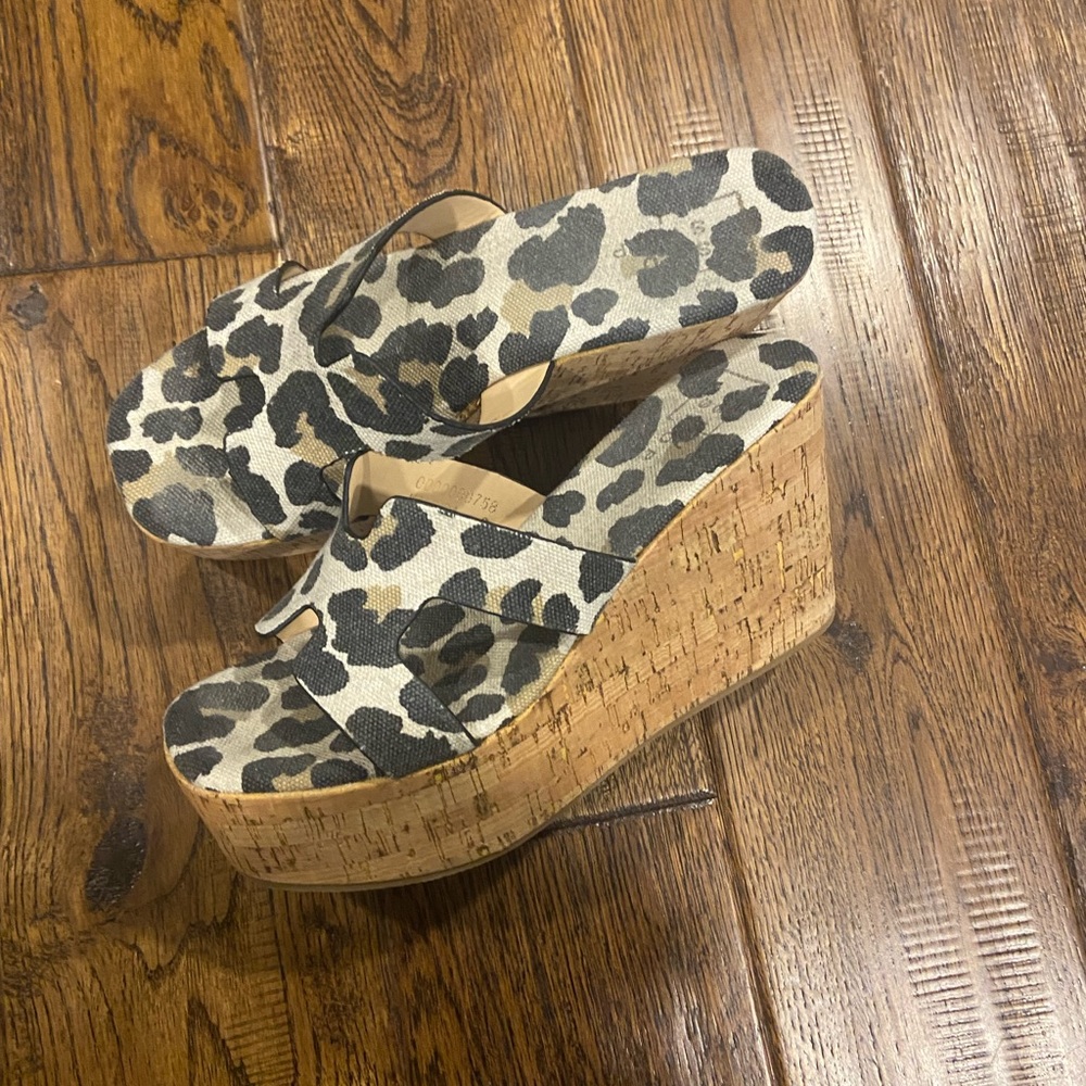 Shu Shop size 6 leopard wedge excellent condition